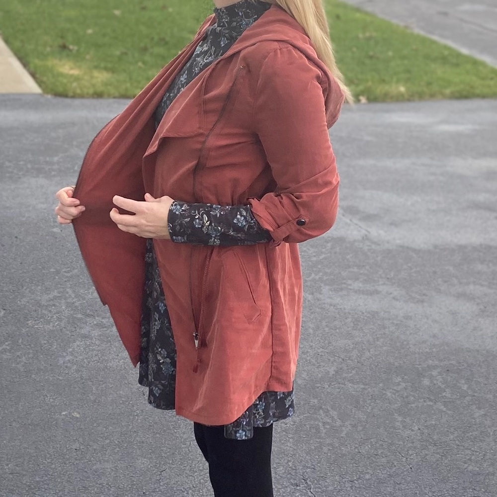 Divided Rust Jacket with Hood - Picture 11 of 12